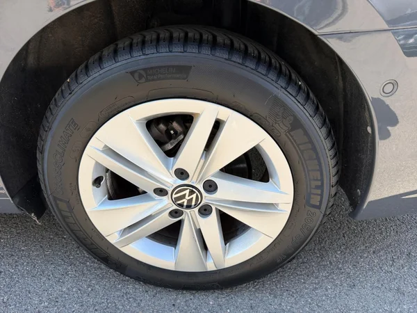 VOLKSWAGEN Golf VIII SW (2024) — foto 11 van 20