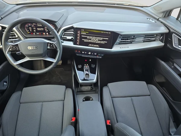 AUDI Q4 e-tron (2025) — foto 16 van 21