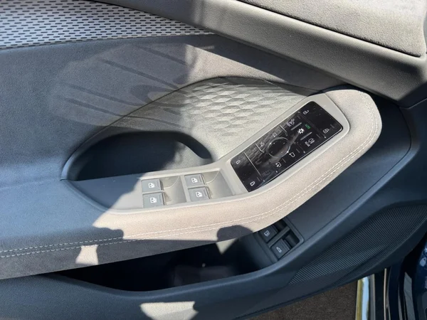 AUDI A5 Avant e-hybrid (PHEV) (2026) — foto 3 van 16
