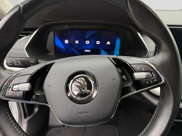 SKODA Octavia Combi (2021) — foto 5 van 24