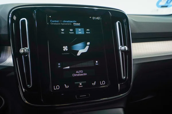Volvo XC40 PHEV (2022) — foto 18 van 42