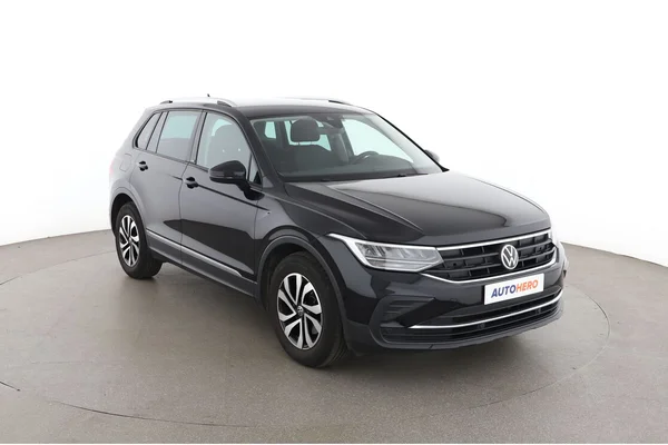 Volkswagen Tiguan (2021) — foto 14 van 16
