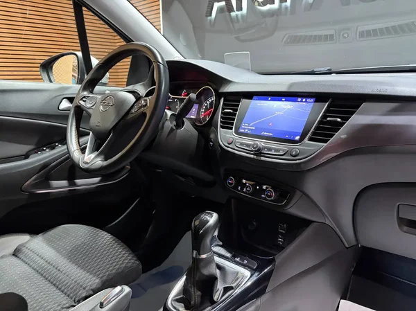 Opel Crossland (2018) — foto 9 van 25