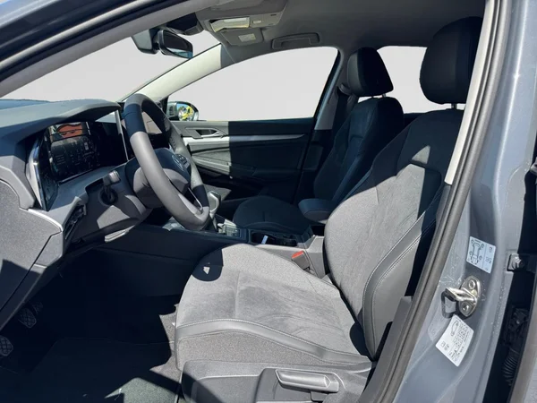 VOLKSWAGEN Golf VIII (2026) — foto 6 van 12
