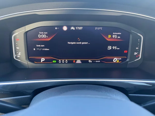 VOLKSWAGEN Tiguan (2023) — foto 21 van 21