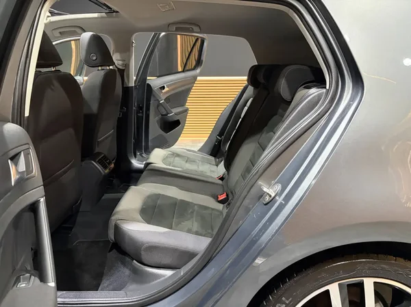 Volkswagen Golf (2018) — foto 13 van 25