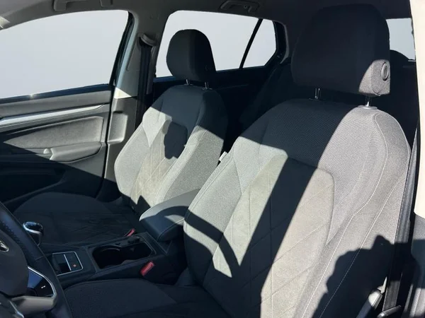 VOLKSWAGEN Golf VIII (2022) — foto 2 van 31