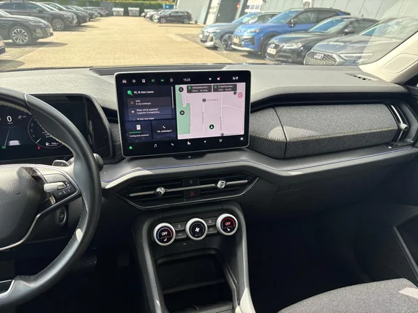 SKODA Kodiaq (2024) — foto 8 van 24