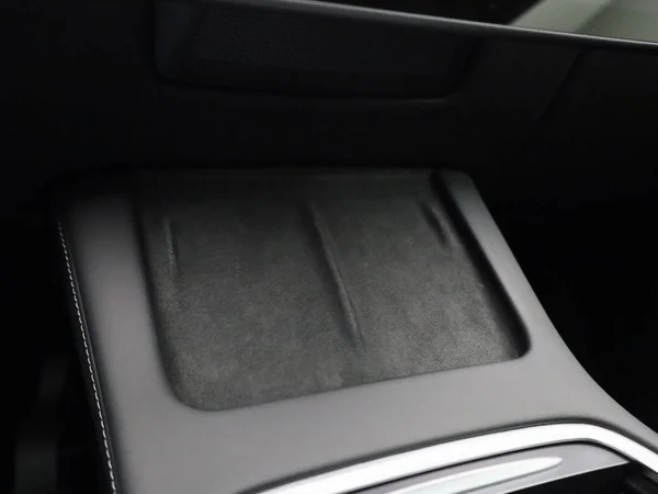 Tesla Model Y (2023) — foto 31 van 52