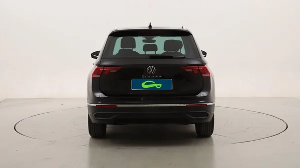 Volkswagen Tiguan (2023) — foto 23 van 28