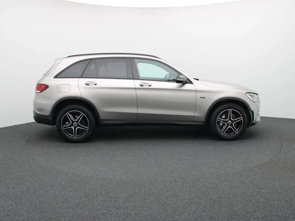 Mercedes-Benz GLC (2021) — foto 23 van 26