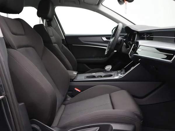 AUDI A6 Avant PHEV (2025) — foto 24 van 27