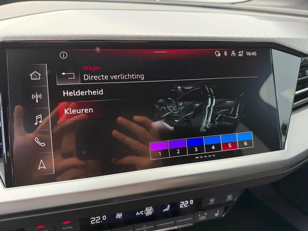 AUDI Q4 Sportback e-tron (2026) — foto 13 van 24