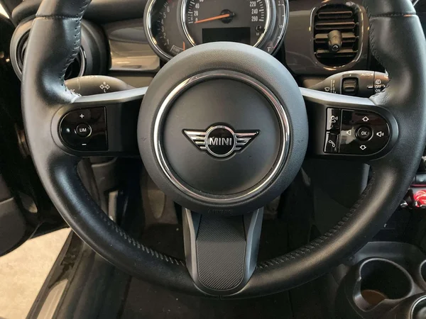 MINI One (2022) — foto 8 van 19