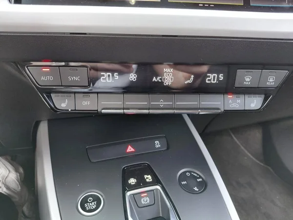 Audi Q4 e-tron (2022) — foto 21 van 31