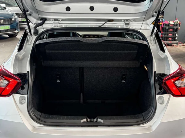 Nissan Micra (2021) — foto 16 van 19