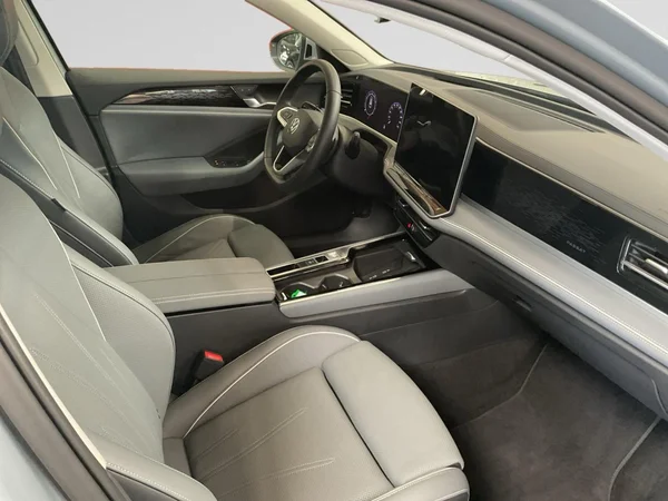 VOLKSWAGEN Passat SW (2025) — foto 8 van 24