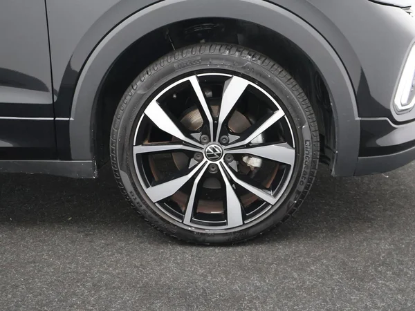 VOLKSWAGEN T-Cross (2025) — foto 4 van 26
