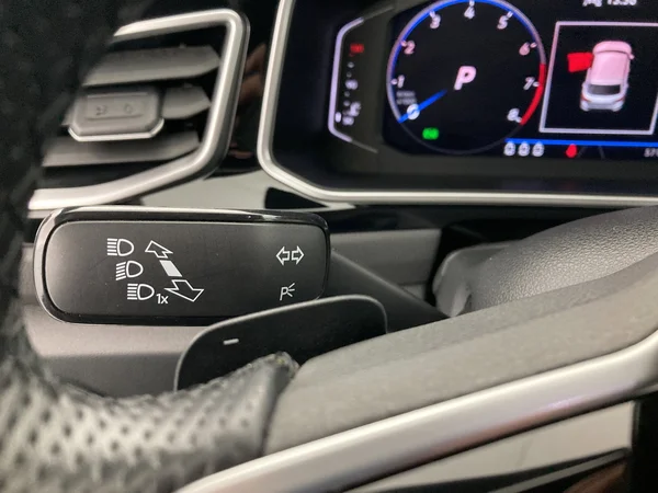 VOLKSWAGEN T-Roc (2022) — foto 17 van 35