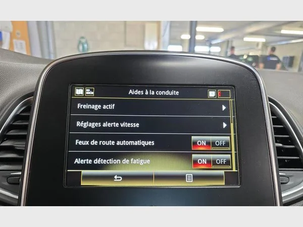 Renault Grand Scénic (2019) — foto 14 van 27