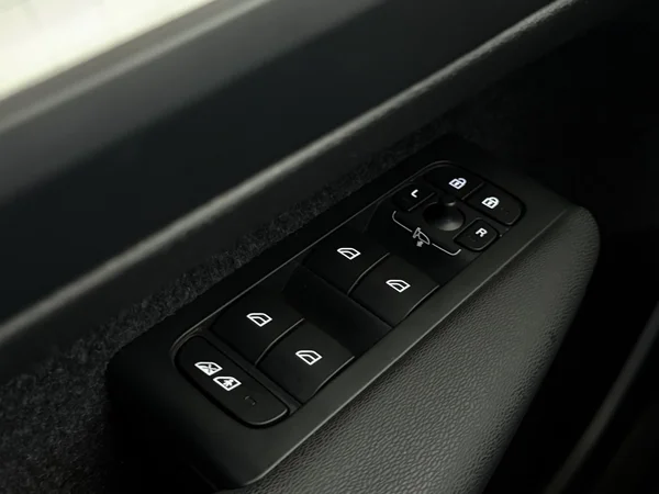 VOLVO XC40 (2023) — foto 20 van 32