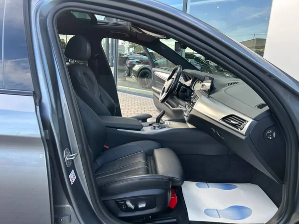 Bmw 520 (2018) — foto 14 van 29