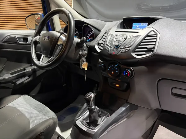 Ford Ecosport (2017) — foto 4 van 20
