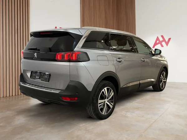 Peugeot 5008 (2021) — foto 24 van 28