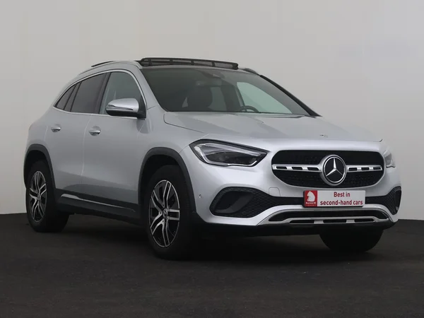 MERCEDES GLA 180 (2022) — foto 25 van 30