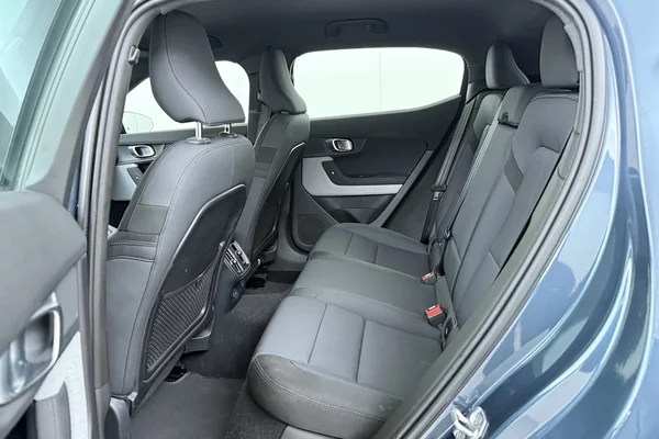 POLESTAR Polestar 2 (2023) — foto 24 van 25