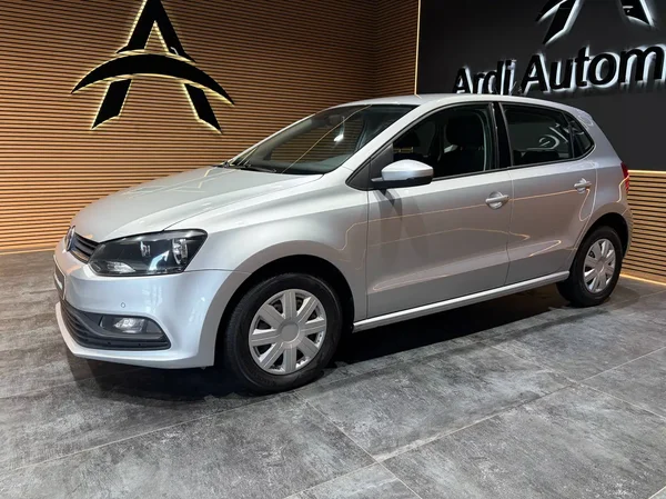 Volkswagen Polo (2016) — foto 11 van 22