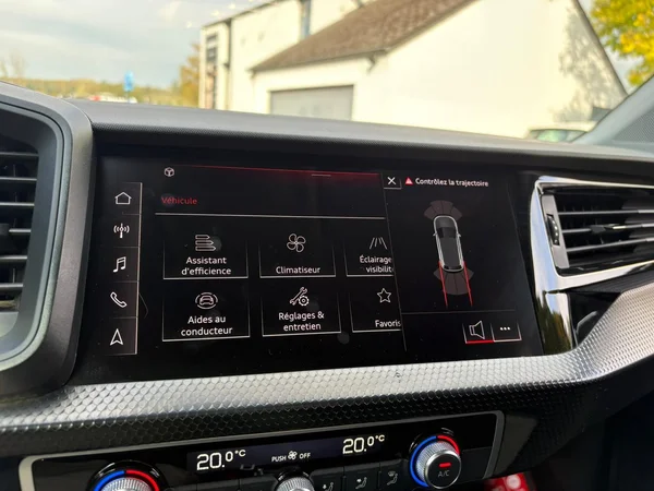 AUDI A1 Sportback (2023) — foto 2 van 17