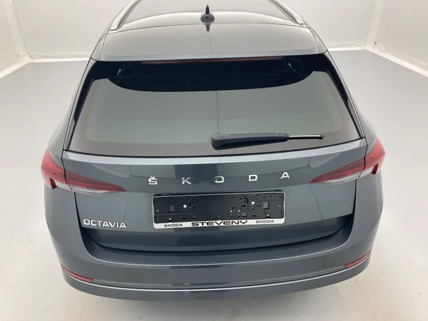 SKODA Octavia Combi (2021) — foto 5 van 36