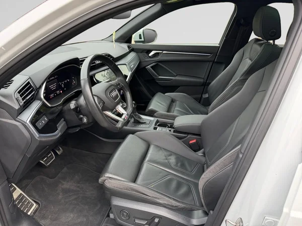 AUDI Q3 (2021) — foto 2 van 18
