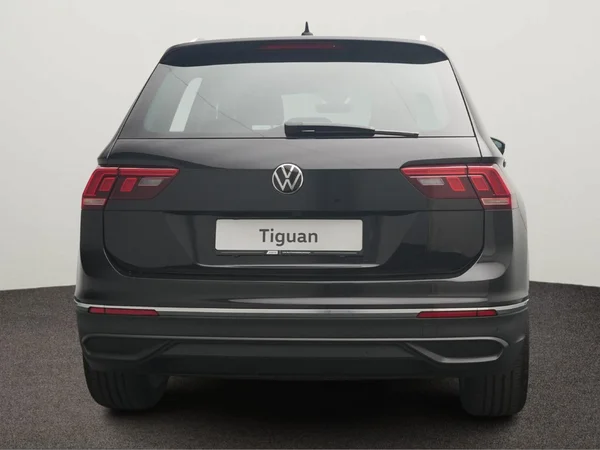 VOLKSWAGEN Tiguan (2022) — foto 7 van 10