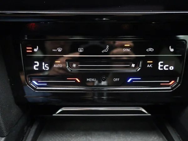 Volkswagen Arteon (2023) — foto 17 van 49