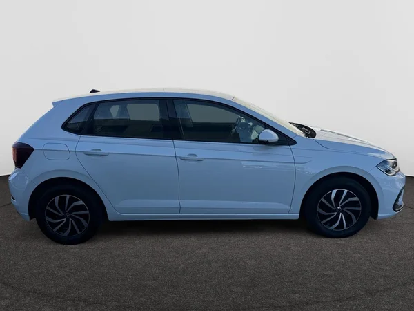 VOLKSWAGEN Polo (2022) — foto 17 van 20