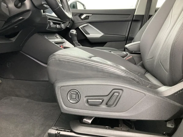 AUDI Q3 PHEV (2022) — foto 15 van 36