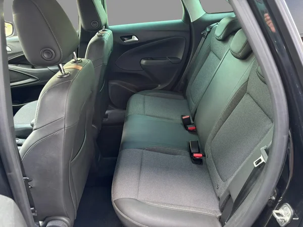 Opel Crossland X (2021) — foto 4 van 16