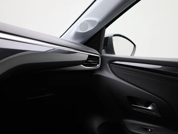 Opel Corsa-e (2023) — foto 20 van 48