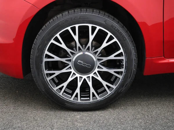 Fiat 500C (2023) — foto 4 van 37
