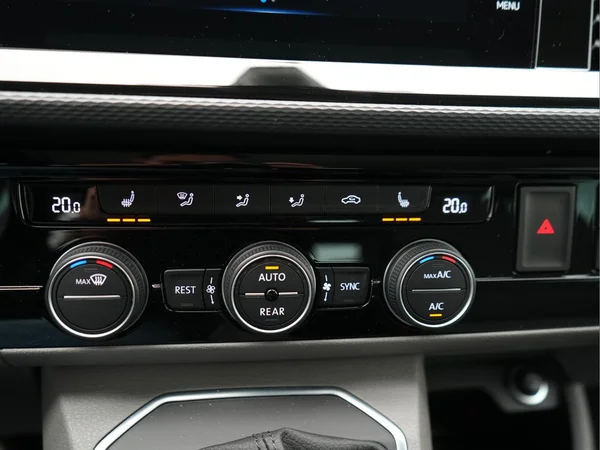 VOLKSWAGEN Multivan T6.1 Dsl (2023) — foto 18 van 27
