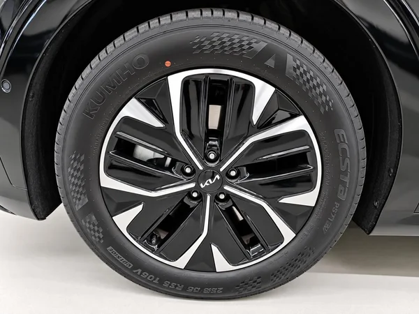 Kia EV6 (2023) — foto 24 van 26