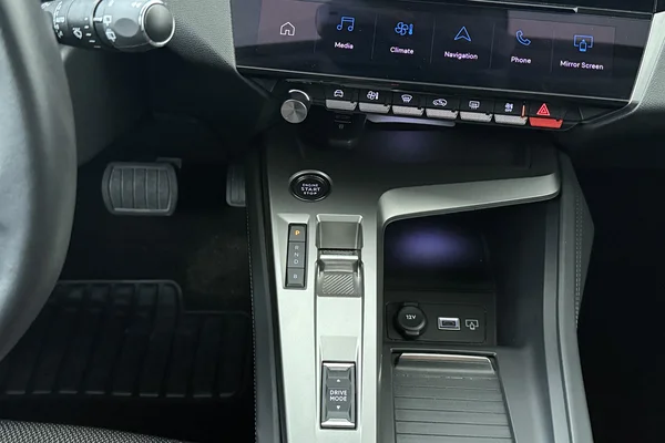 Peugeot 308 SW PHEV (2023) — foto 4 van 22
