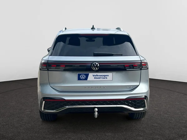 VOLKSWAGEN Tiguan (2025) — foto 4 van 11