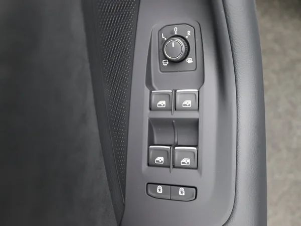 VOLKSWAGEN Passat Variant eHybrid (PHEV) (2025) — foto 5 van 25