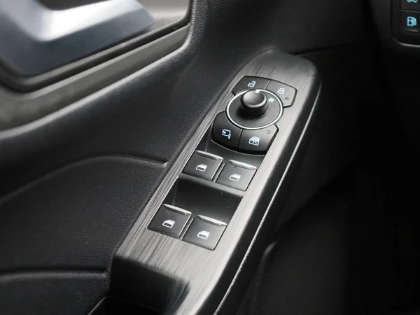Ford Kuga (2023) — foto 24 van 42