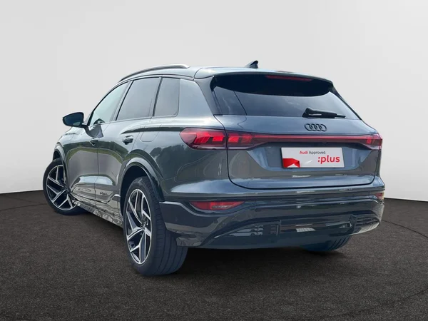 AUDI Q6 e-tron (2026) — foto 12 van 24