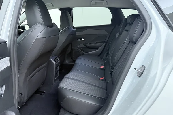 Peugeot 308 SW (2025) — foto 16 van 17
