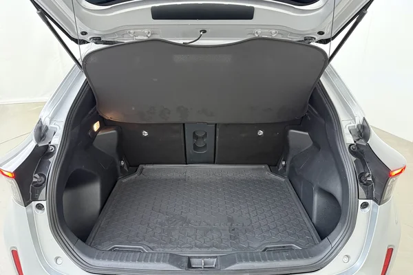 Toyota Yaris Cross Hybrid (HEV) (2022) — foto 15 van 19